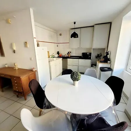 2 Centre Au Calme Appartamento